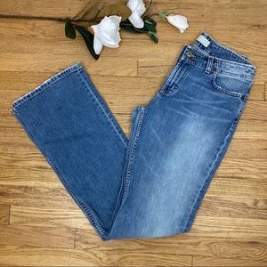 BKE Buckle Light Wash Wendi 29 X 35.5